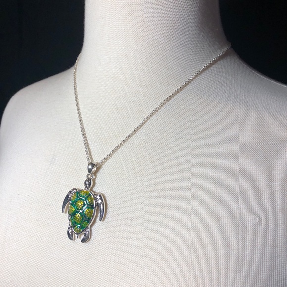 Green Painted Sea Turtle Necklace & Earrings - Picture 3 of 3